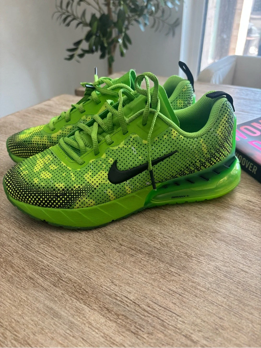 Nike Kids Neon Green and Black Mesh Athletic Sneakers